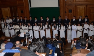Dàn hợp ca Việt cất lên tại giảng đường Đại học Sorbonne