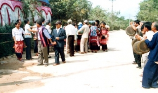 Tục 'cưới thề' và chuyện không đêm tân hôn ở vùng cao
