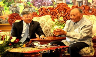 Lãnh đạo Việt Nam chúc thọ ông Khamtay Siphandone
