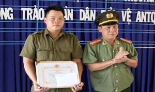 Công an huyện Châu Thành: Khen thưởng tập thể, cá nhân bắt trộm
