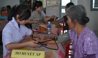 Khám bệnh cho người nghèo huyện Dương Minh Châu