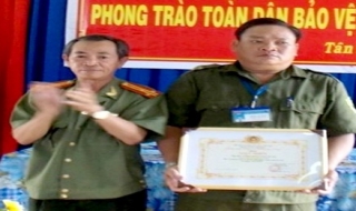 Tân Châu: Khen thưởng tập thể và cá nhân tích cực trong phong trào Toàn dân bảo vệ ANTQ
