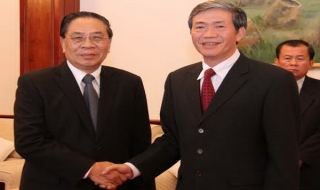 'Việt Nam - Lào cần tăng cường trao đổi lý luận giữa hai đảng'