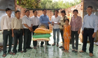 Tân Châu: Hỗ trợ một nhà dân ở xã Tân Phú bị hoả hoạn