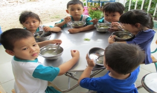 Thành phố Tây Ninh: Tập huấn kiến thức VSATTP cho bếp ăn tập thể trường học