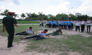 Bến Cầu: Khai giảng Chương trình “Trải nghiệm quân ngũ năm 2014” cho học sinh khối THCS