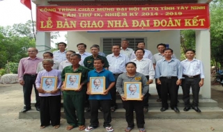 Châu Thành: Tặng 10 căn nhà ĐĐK cho hộ nghèo