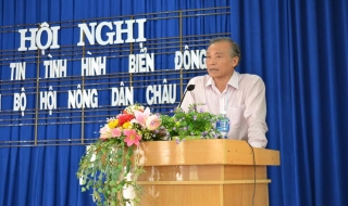 Châu Thành: Thông tin về biển đông cho cán bộ hội nông dân