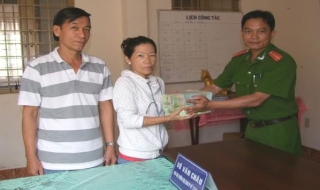 CA Trảng Bàng: Trao trả hơn 800 triệu đồng cho gia đình bị hại
