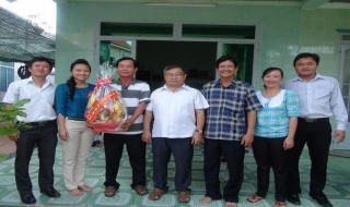 Lãnh đạo tỉnh thăm, tặng quà gia đình chính sách, người có công tiêu biểu ở huyện Trảng Bàng