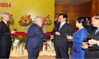 Chiêu đãi trọng thể các vị khách quốc tế nhân Quốc khánh