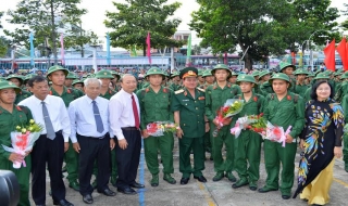 Tưng bừng ngày hội giao quân