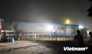 Tiếp tục cứu hộ tàu hỏa chở 315 khách gặp nạn ở Nam Định