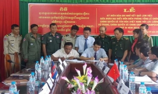 Xã Tân Hòa (Tân Châu) và xã Chom Cravien (quận Memot, tỉnh Tbong khmum) trao đổi tình hình an ninh trật tự