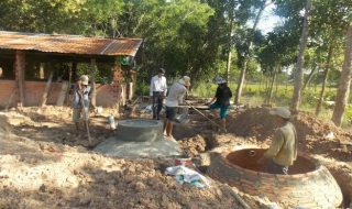 Tân Châu: Nhiều hộ chăn nuôi xây hầm biogas theo thiết kế mới