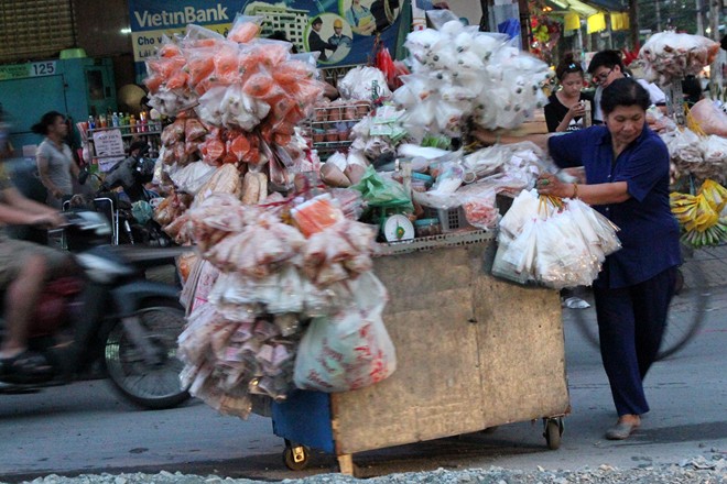 Chợ bánh tráng Tây Ninh giữa lòng Sài Gòn