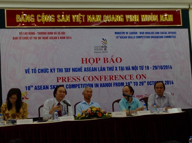 hop-thi-sen-25-9175245654.jpg