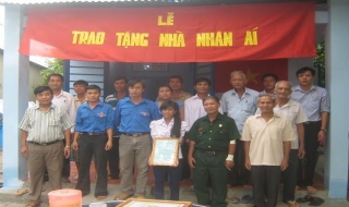 Tân Châu: Tặng nhà nhân ái cho đội viên nghèo ở xã Tân Hội
