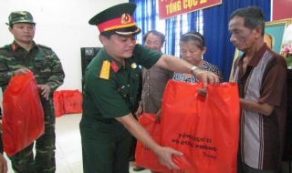 Tổng cục II Bộ Quốc phòng: Khám bệnh, tặng quà gia đình chính sách và hộ nghèo huyện Trảng Bàng