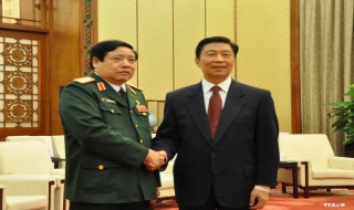 Phó Chủ tịch Trung Quốc tiếp đoàn quân sự cấp cao Việt Nam