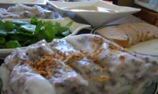 Thăm làng nghề truyền thống làm bánh cuốn Cắt Lại ở Hà Nam