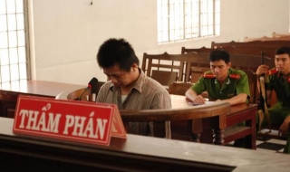 Bị phạt tù vì chống người thi hành công vụ