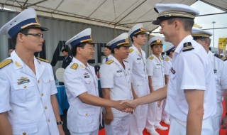 Tàu tuần dương Vendémiaire của Hải quân Pháp cập cảng Tiên Sa