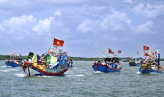 Tuần tôn vinh di sản văn hóa biển đảo