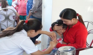 Tân Châu: Sơ kết đợt 1 chiến dịch tiêm vắc xin Sởi - Rubella