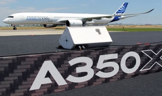 Airbus A350 XWB bay trình diễn lần đầu trên không phận Việt Nam