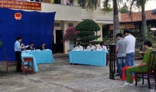 Sinh viên ĐH Luật TP.HCM tổ chức hoạt động tình nguyện ở Trảng Bàng