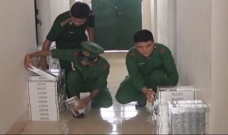 Đồn Biên phòng cửa khẩu quốc tế Mộc Bài thu giữ hơn 2.000 gói thuốc lá ngoại