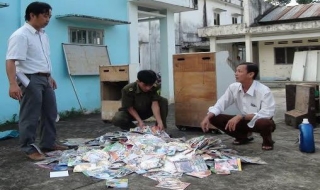 Bến Cầu: Tiêu hủy tang vật vi phạm hành chính trong lĩnh vực văn hóa