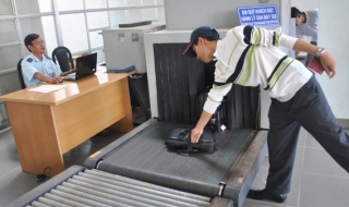 UBND tỉnh: Ban hành quyết định xử phạt các đối tượng nhập lậu hàng hoá