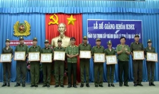 CATN: Bế giảng khóa đào tạo ngành quản lý TTXH ở địa bàn cơ sở