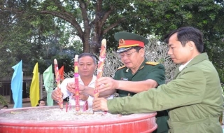Sư đoàn 5, TP.Tây Ninh và huyện Châu Thành viếng nghĩa trang liệt sĩ liên huyện