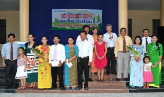 Huyện Bến Cầu: Biểu dương gia đình văn hóa tiêu biểu năm 2014
