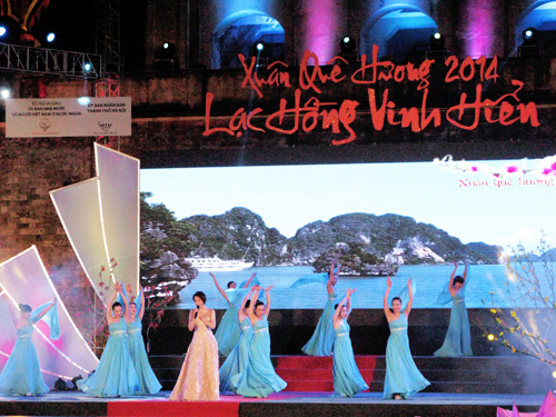 Chương trình nghệ thuật Xuân Quê hương năm 2014. Ảnh: Anh Ngọc