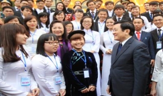 Chủ tịch nước Trương Tấn Sang gặp mặt sinh viên tiêu biểu