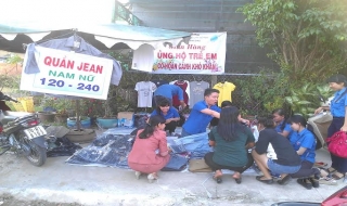 Đoàn thanh niên thị trấn Dương Minh Châu: Gây quỹ giúp trẻ em nghèo