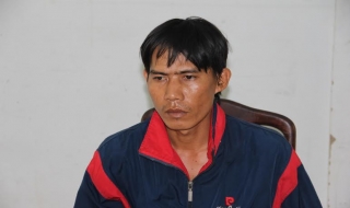 Mâu thuẫn vặt vãnh, đâm chết người tại bàn nhậu