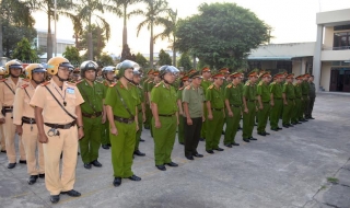 Quyết tâm trấn áp tội phạm, giữ gìn an ninh trật tự dịp Tết Nguyên đán Ất Mùi năm 2015