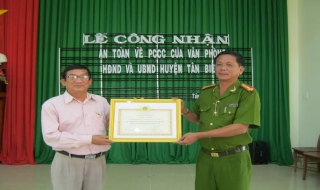 Công nhận khu hành chính UBND huyện Tân Biên an toàn về PCCC