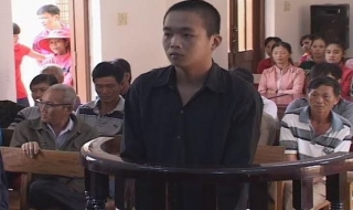 8 năm tù cho kẻ cướp tài sản hàng xóm