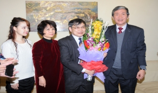 Đồng chí Đinh Thế Huynh thăm và chúc Tết các nhà khoa học, văn nghệ sỹ, nhà báo tiêu biểu