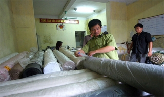 Tịch thu gần 4 tấn vải không rõ nguồn gốc, xuất xứ