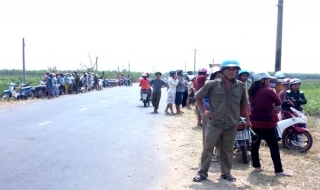 Một người chạy xe ôm chết trong vườn cao su