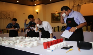 Nông dân Đà Lạt thi cà phê ngon