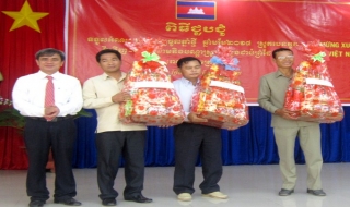 Bến Cầu: Họp mặt hữu nghị các huyện, thành phố giáp biên giới