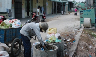 Khó chuyện thu gom rác thải